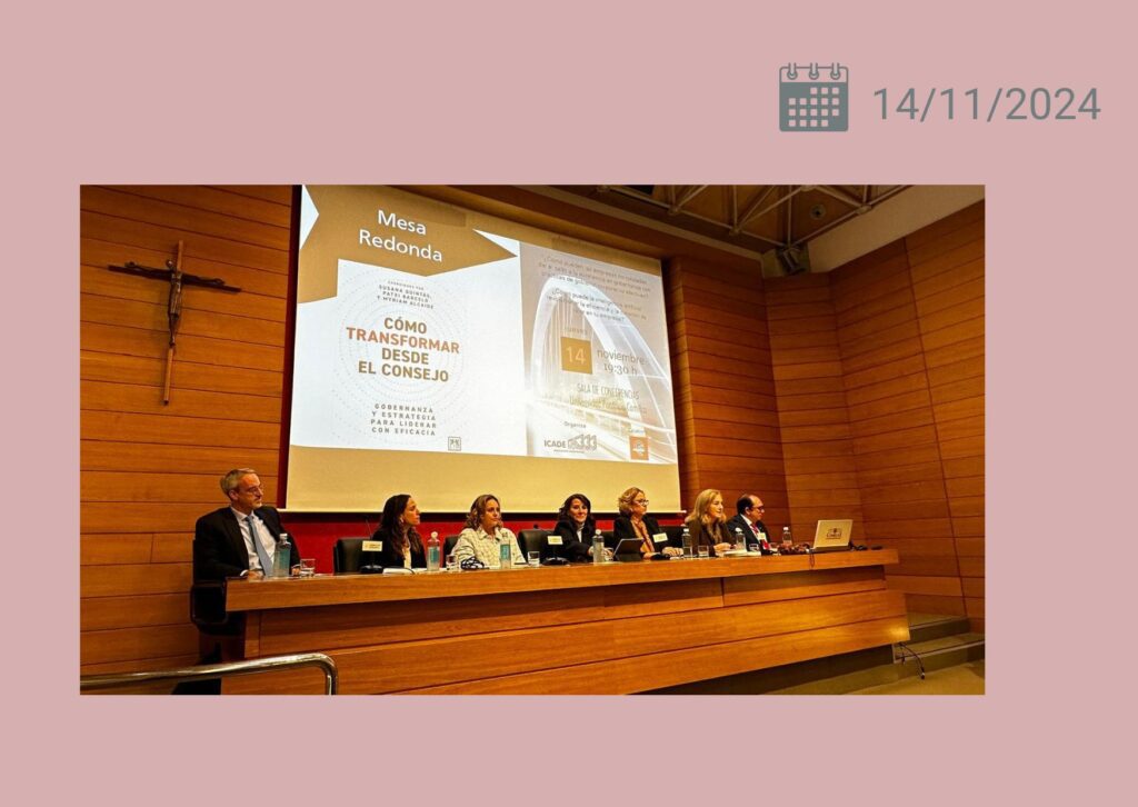 En la fotografía aparece la mesa redonda organizada en ICADE Madrid el 14 de noviembre de 2024, por invitación de la Asociación de Antiguos Alumnos. Este evento formó parte de la presentación del libro Cómo transformar desde el Consejo. Participaron los autores principales del libro (( Susana Quintás, Patxi Barceló, Myriam Alcaide, Marga García, Inmaculada Sánchez Ramos, Joaquina Garrido-Arroquia, Manuel Monterrubio,), quienes debatieron sobre gobernanza y estrategia empresarial para liderar con eficacia. En el fondo, se proyecta el título del libro junto con información del evento, destacando la colaboración entre la Universidad Pontificia Comillas y otras instituciones. El espacio refleja un ambiente académico y profesional, subrayando la importancia del tema para el ámbito corporativo