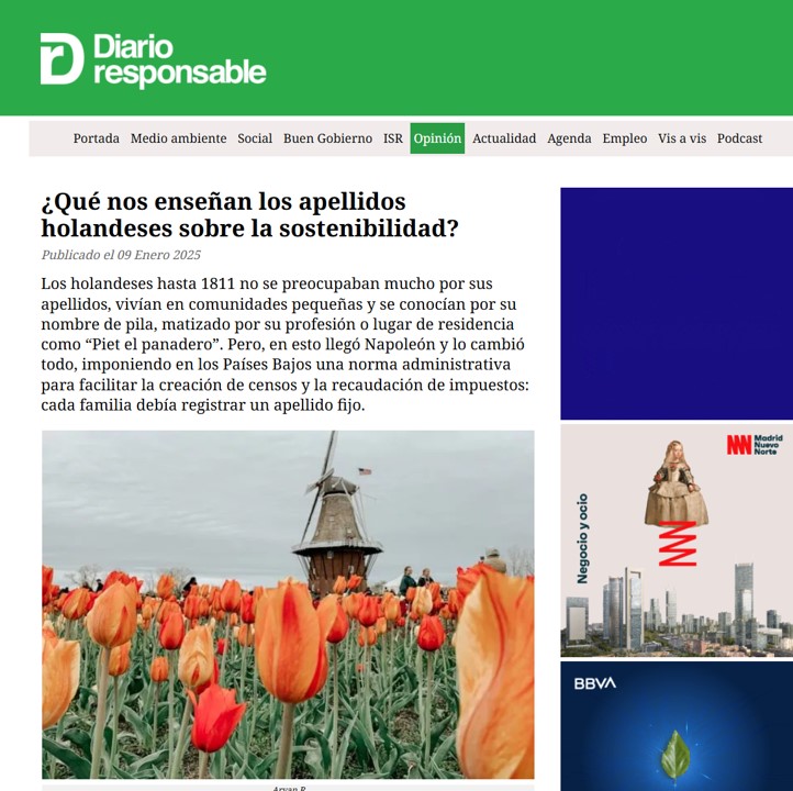 Campo de tulipanes con un molino de viento al fondo en los Países Bajos, acompañado de un artículo sobre cómo los apellidos holandeses reflejan aprendizajes sobre sostenibilidad y estrategias administrativas desde el liderazgo empresarial.