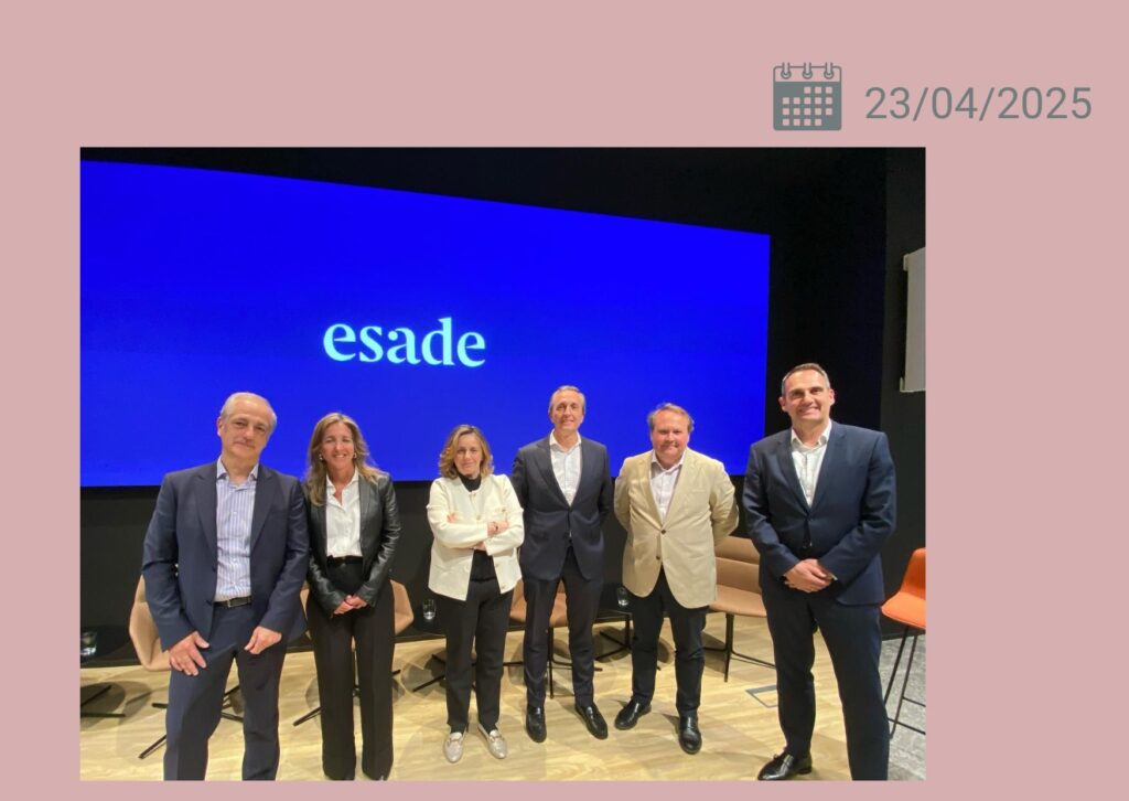 Líderes del ecosistema empresarial y miembros de consejos de administración en la mesa redonda del evento xValue 2025 en ESADE, incluyendo a Susana Quintás, consejera independiente de Reale Seguros y Sofinco.
