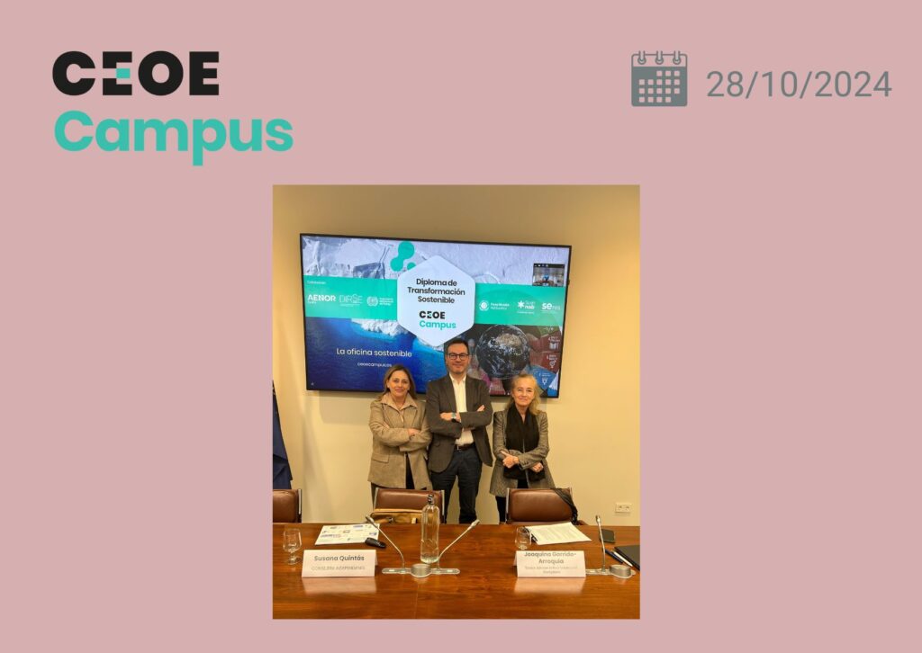 Ponentes del Diploma de Transformación Sostenible de CEOE Campus junto a la pantalla de presentación del programa.