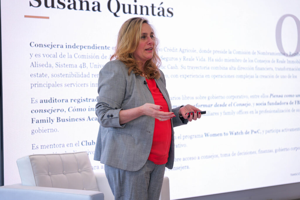 Susana Quintás durante la presentación de la vertical Consejos, Legal y Fiscal de 50más50 WO-MEN